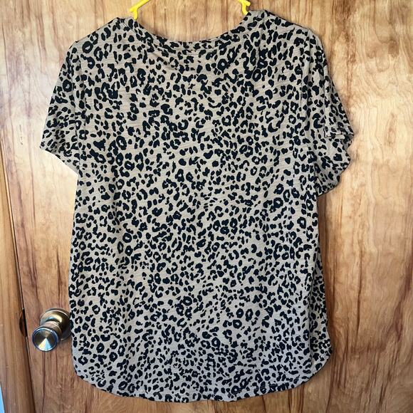 Old Navy Short Sleeve Animal Cheetah Leopard Print T-Shirt Size Large - Picture 2 of 6